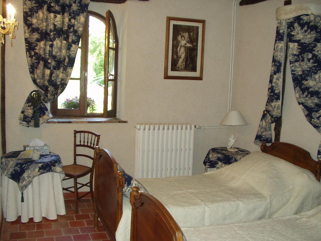 La Petite Ferme Bed & Breakfast Vouzeron Oda fotoğraf